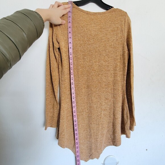 WayTolan Tan Brown V Neck Fuzzy Knit Long Sleeve Pullover Sweater Size Medium - Picture 3 of 10